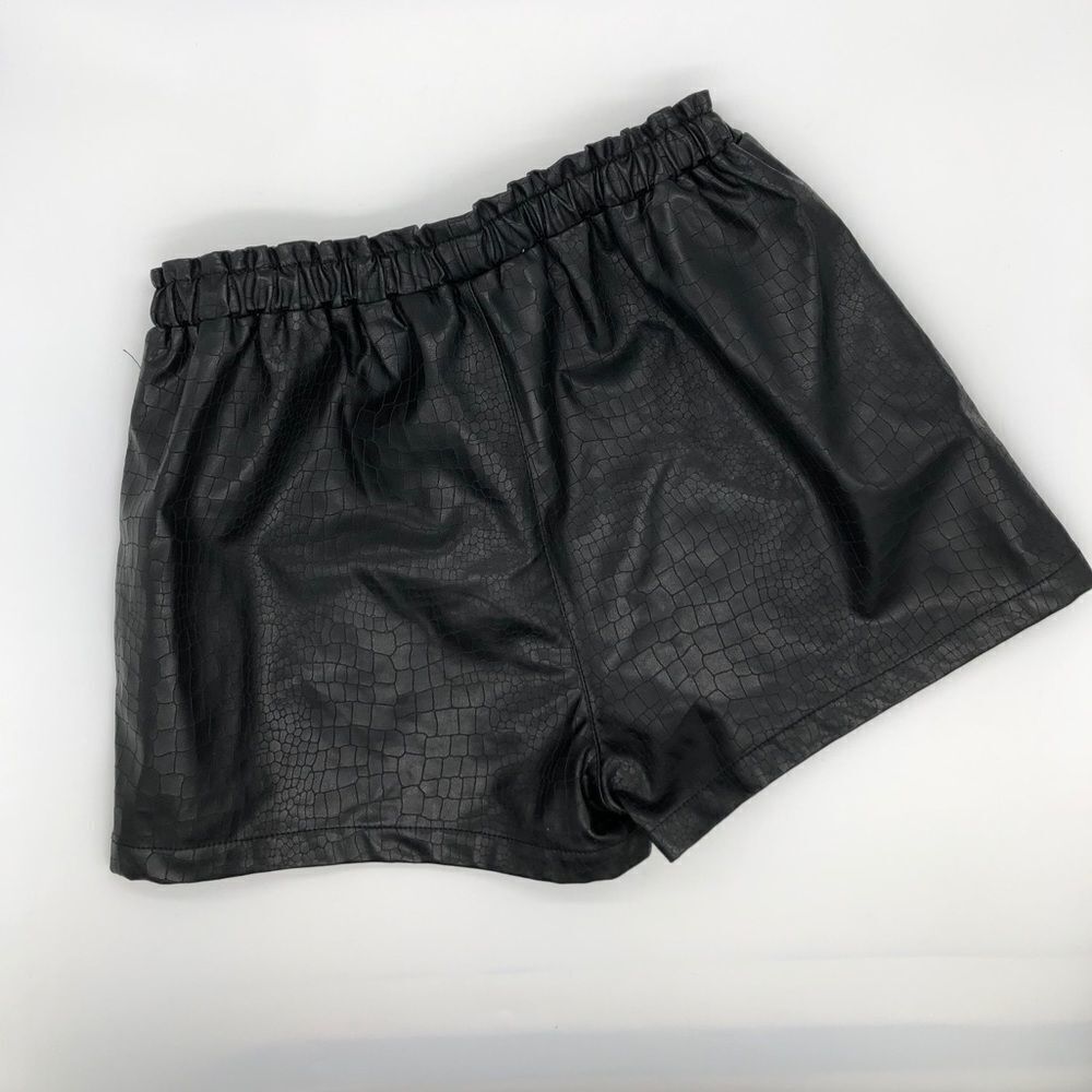 Akira Chicago Faux Leather Shorts - Picture 4 of 5